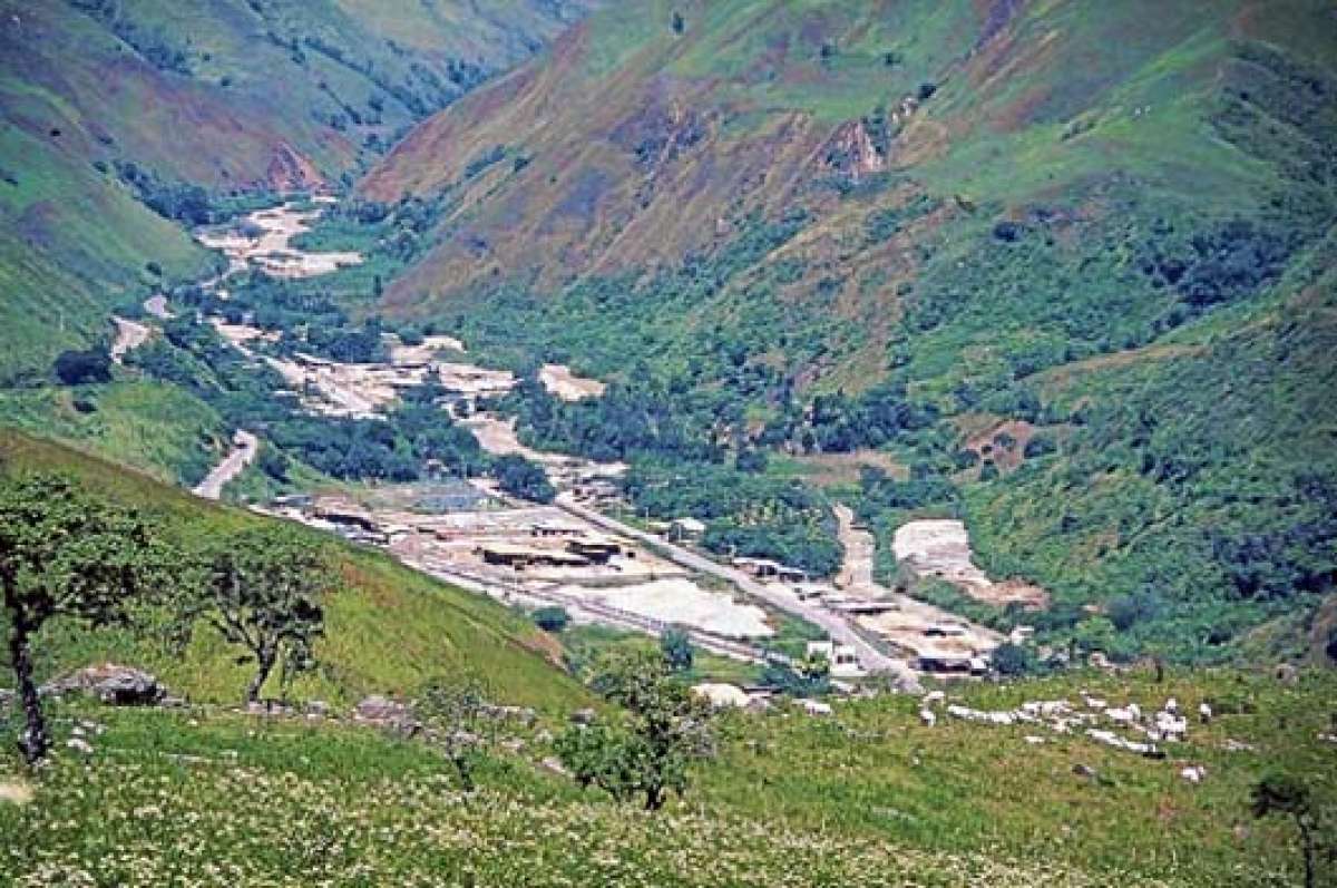 Solo en el distrito Zaruma-Portovelo existen m&aacute;s de 3 mil personas no registradas. El ministro Merizalde pidi&oacute; la n&oacute;mina de los trabajadores de este lugar. FOTO: FABRICIO CRUZ.