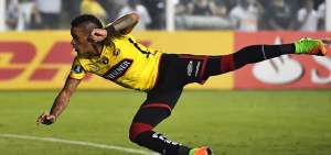 El '&Iacute;dolo' super&oacute; futbol&iacute;sticamente a Santos en los 2 partidos de cuartos de final