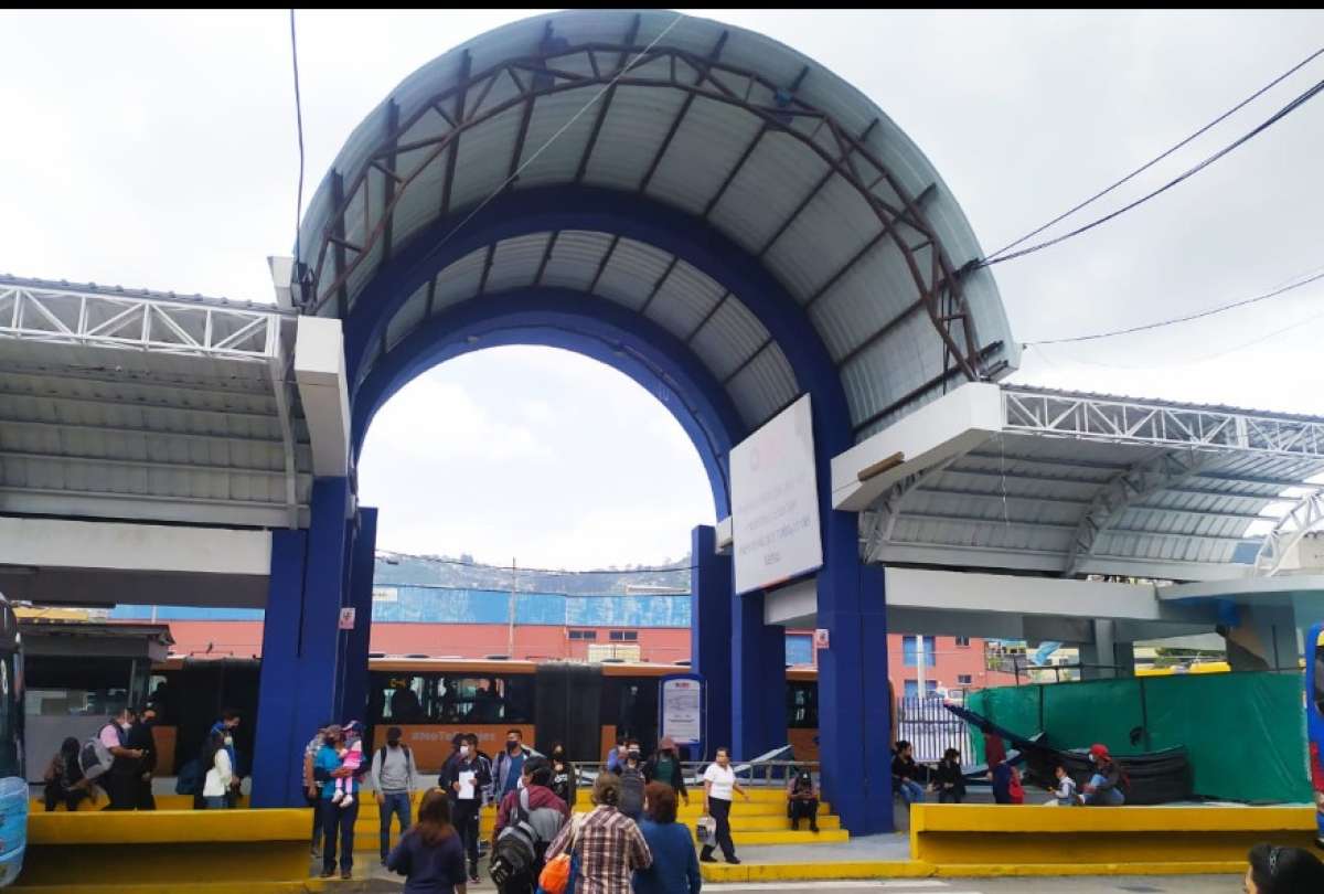 Cierran la estaci&oacute;n El Recreo por amenaza de bomba