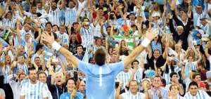 Juan Mart&iacute;n del Potro hizo su parte en el triunfo argentino al obtener el primer punto del d&iacute;a en individuales venciendo a Marin Cilic.