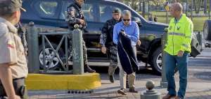 En octubre del 2018, las autoridades ecuatorianas confirmaron que el exfuncionario hab&iacute;a salido del pa&iacute;s.