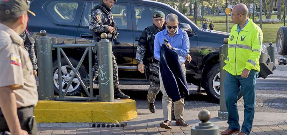 En octubre del 2018, las autoridades ecuatorianas confirmaron que el exfuncionario hab&iacute;a salido del pa&iacute;s.