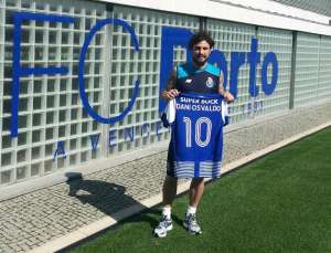 El &iacute;talo-argentino Pablo Osvaldo lucir&aacute; la camiseta n&uacute;mero 10. FOTO: @FCPorto