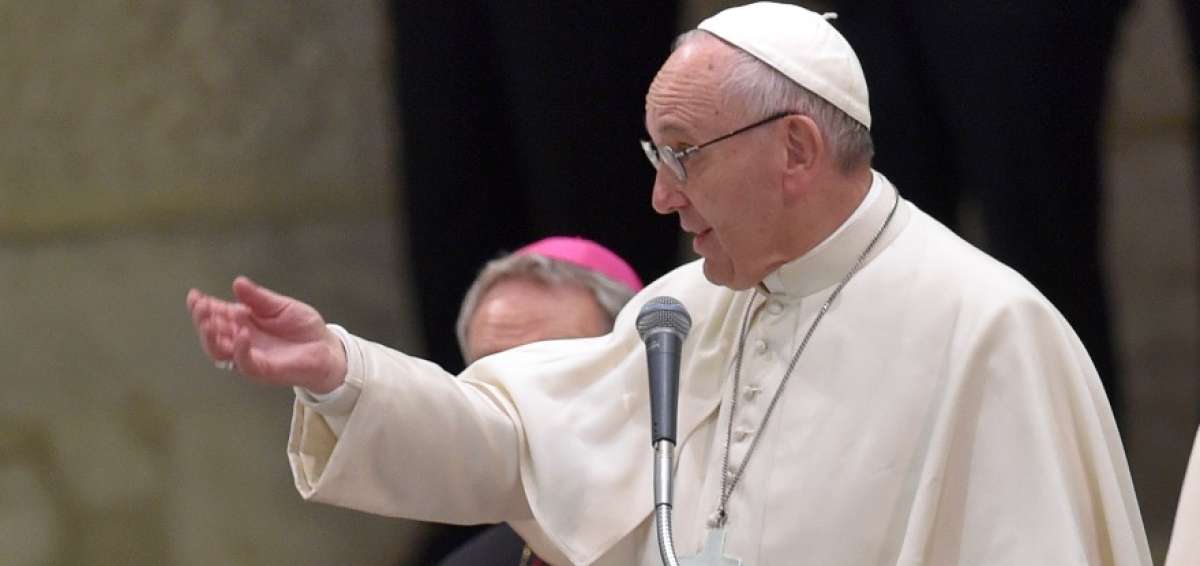 Papa pide "comportamiento responsable" para evitar propagar el SIDA