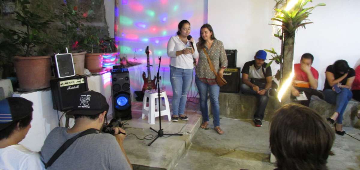 En Ficciones al viento, los asistentes pudieron leer sus creaciones o tocar  la m&uacute;sica que les inspiraba. El evento tuvo buena acogida y se replicar&aacute;.