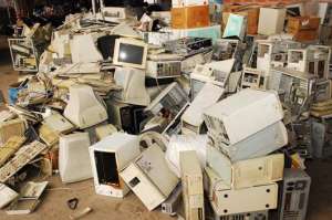 El env&iacute;o de basura electr&oacute;nica a &Aacute;frica se ha duplicado en los &uacute;ltimos a&ntilde;os. Foto: Tomada del documental