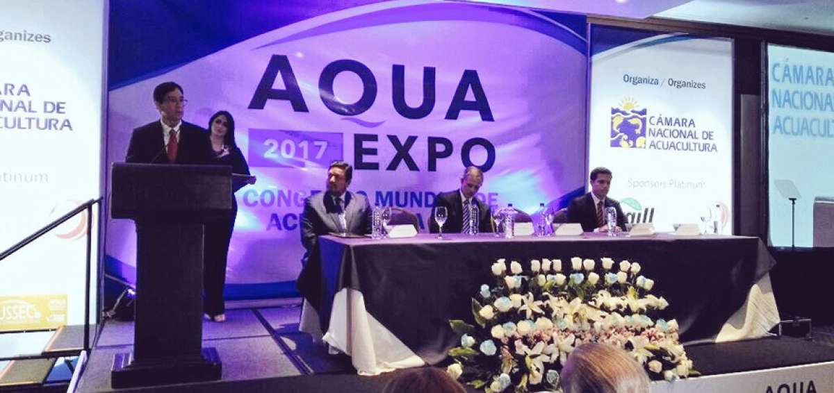 El presidente ejecutivo de la C&aacute;mara de Acuacultura, Jos&eacute; Camposano, durante su intervenci&oacute;n en la ceremonia de inauguraci&oacute;n del evento AcuaExpo 2017, que se desarrolla en Guayaquil.