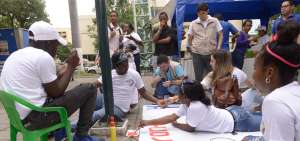 En la Universidad de Guayaquil recordaron el d&iacute;a mundial del refugiado con la feria gastron&oacute;mica Sin fronteras, la cual fue organizada por la Fundaci&oacute;n Hias. Participaron ocho emprendedores.