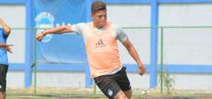 La defensa central Marlon Mej&iacute;a durante un entrenamiento previo de Emelec, antes del cotejo de este mi&eacute;rcoles 31 de julio de 2019. Reemplazar&aacute; a Leandro Vega.