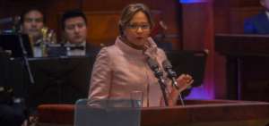 Elizabeth Cabezas fue la primera en hablar en la sesi&oacute;n por el Informe a la Naci&oacute;n.
