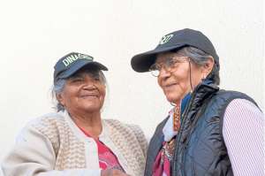 Casi 3 semanas de b&uacute;squeda por agentes de la Dinased  permitieron el reencuentro de las hermanas Mar&iacute;a Teresa y &Aacute;ngela Romero. Foto: John Guevara / El Tel&eacute;grafo