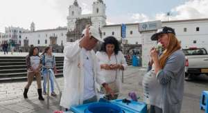Los helados de paila han pasado a formar parte del men&uacute; callejero capitalino junto a otras golosinas.