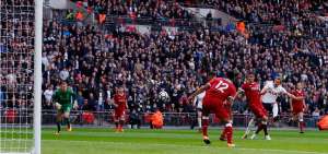Tottenham golea a Liverpool y empata con United, a 5 puntos del City