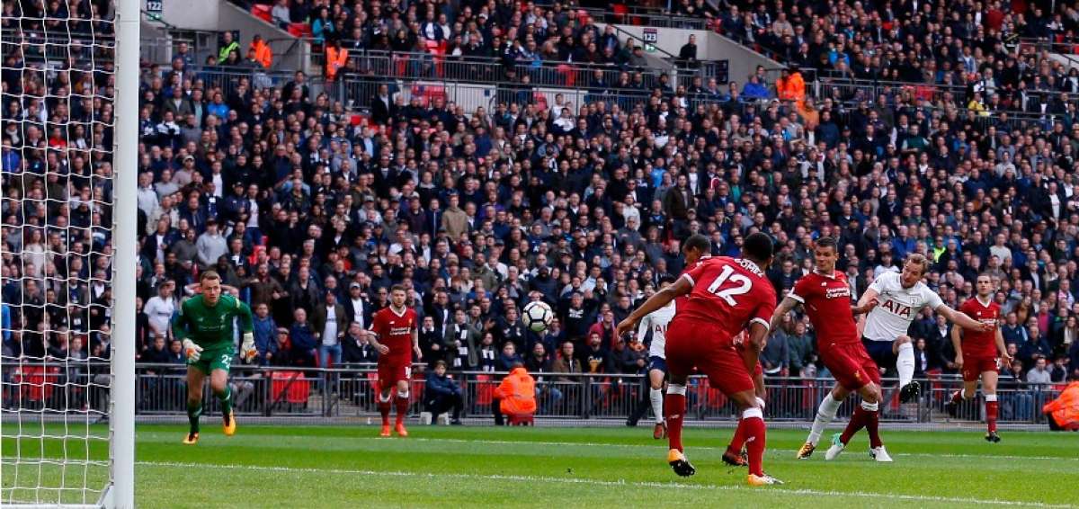 Tottenham golea a Liverpool y empata con United, a 5 puntos del City