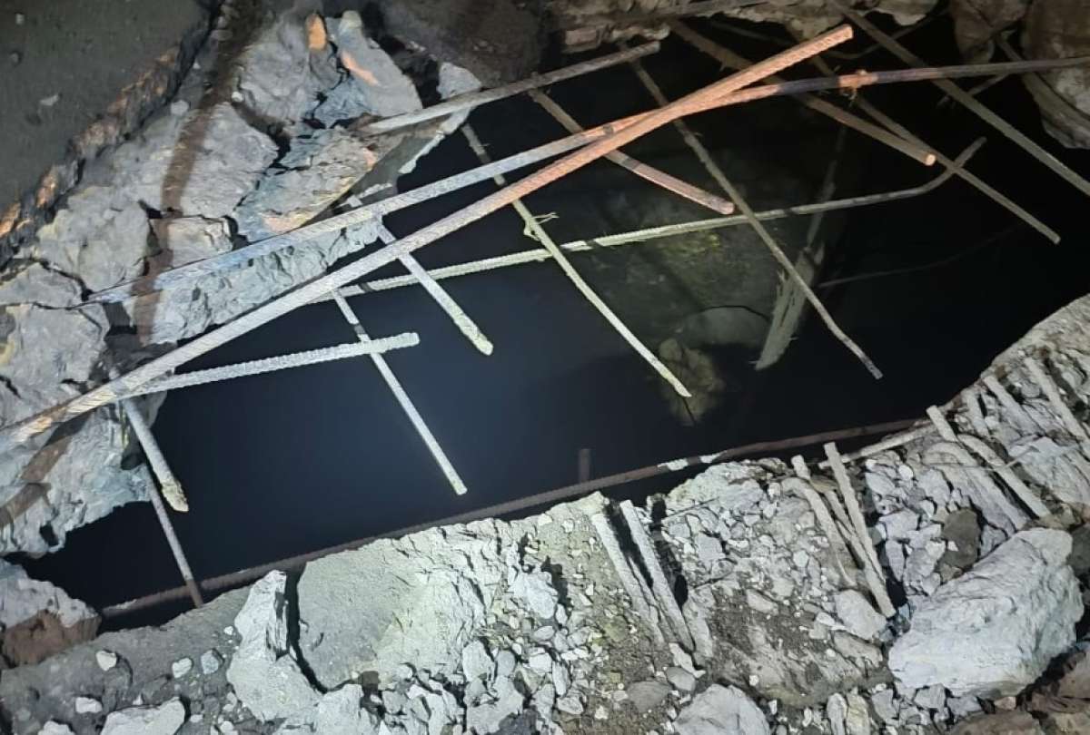 La infraestructura de los dos puentes quedó comprometida tras el atentado.