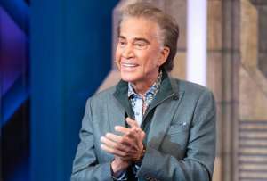 El artista denunció que fue retirado del vuelo pese a advertir sobre su condición médica.