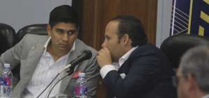 Francisco Egas (d) y Jaime Estrada durante una de las reuniones del directorio que est&aacute; en funciones hace 14 meses.