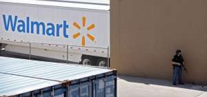 La mitad de las 4.700 tiendas de Walmart en EE.UU. venden armas de fuego.