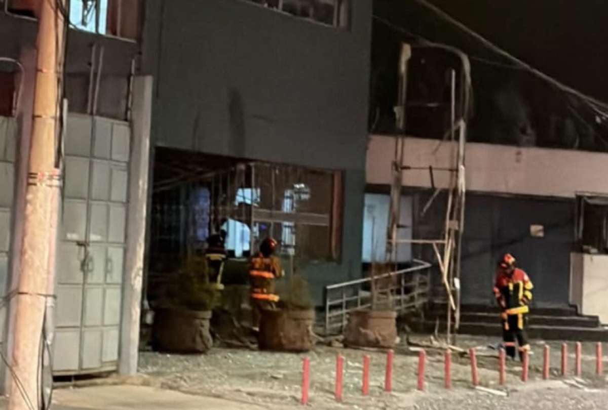 La Polic&iacute;a Nacional acordon&oacute; el sector de las avenidas Amazonas y Eloy Alfaro tras una explosi&oacute;n y la posterior neutralizaci&oacute;n controlada de un artefacto sospechoso.