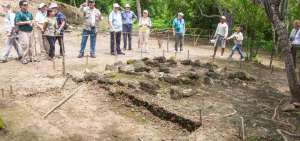 Por primera vez llegaron al Cerro de Hojas Jaboncillo, turistas procedentes de un crucero. Los visitantes observaron los vestigios de la Cultura Mante&ntilde;a.