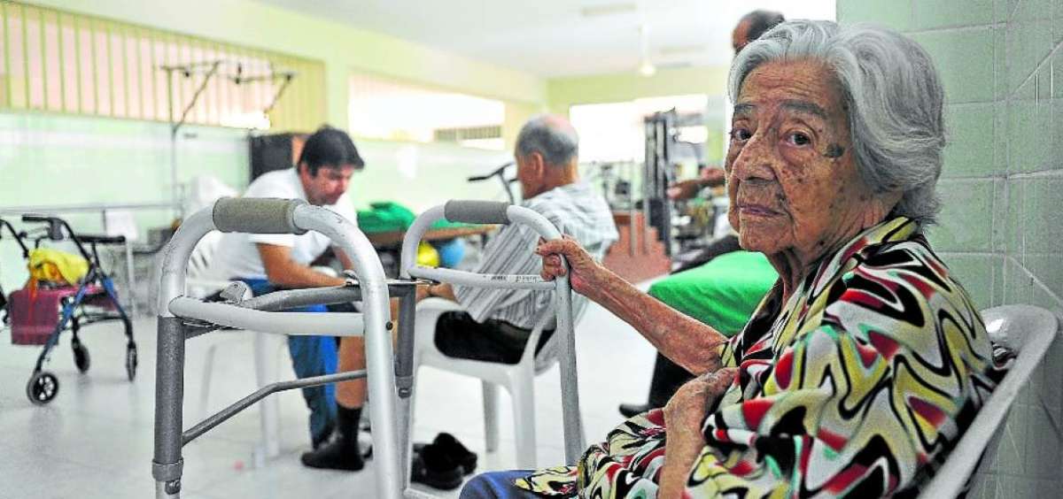Enfermeros y monjas, la compa&ntilde;&iacute;a de los abuelos