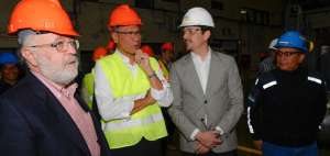 El ministro Miguel Eduardo Egas, el vicepresidente Jorge Glas y representantes de la empresa recorrieron las instalaciones.