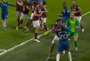 El partido entre Chelsea y West Ham termin&oacute; con una pelea
