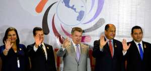 En su intervenci&oacute;n en la cumbre del mecanismo de Tuxtla Guti&eacute;rrez en Costa Rica, Santos propuso fusionar el BCIE con el CAF.
