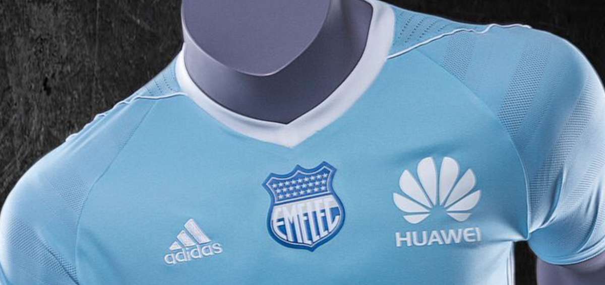 Emelec present&oacute; tercer uniforme