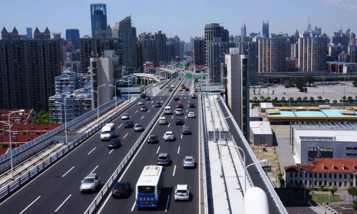 El "gran ca&ntilde;&oacute;n" permite poner fuera de servicio a p&aacute;ginas web para el no acceso de las personas en China. Foto: Internet