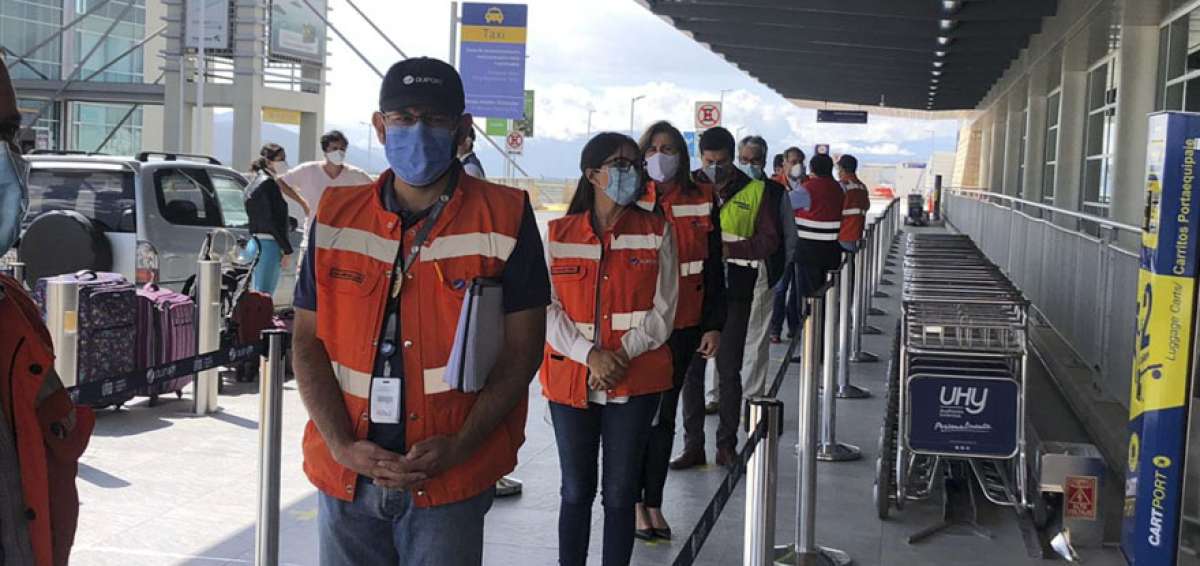 Autoridades realizan simulacros para la reactivaci&oacute;n de aeropuertos garantizando medidas de bioseguridad.     