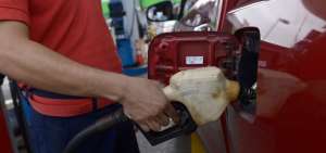 Los ecuatorianos se acoplan al nuevo valor de la gasolina s&uacute;per