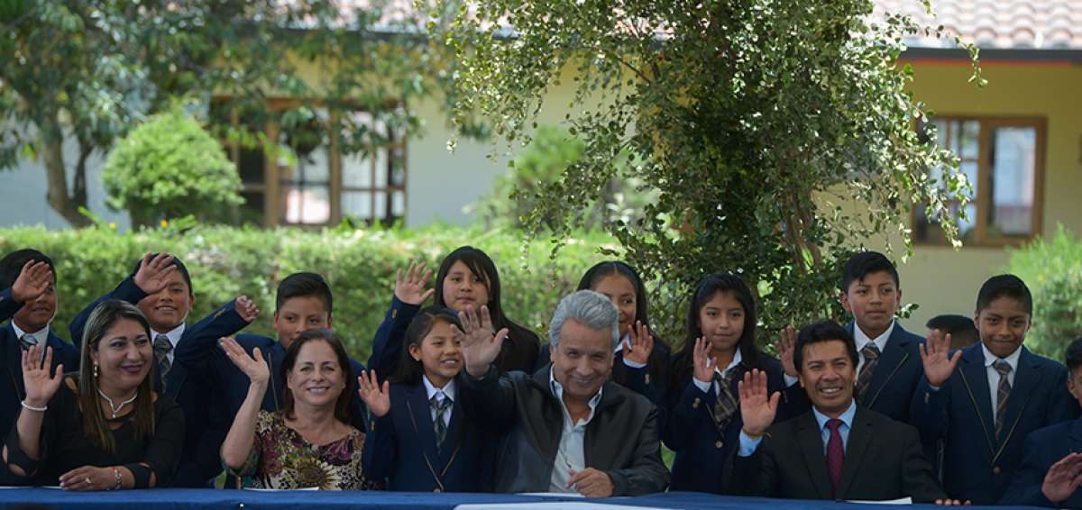 La inauguraci&oacute;n del a&ntilde;o lectivo 2019-2020 se realiz&oacute; en la Unidad Educativa Antisana, con la presencia del Presidente de la Rep&uacute;blica, Len&iacute;n Moreno, la ministra de Educaci&oacute;n, Monserrat Creamer, entre otras autoridades. 