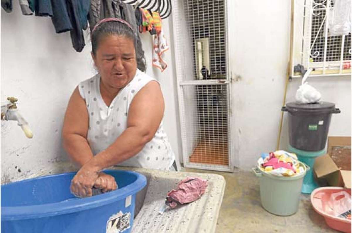 La mayor&iacute;a de trabajadores aut&oacute;nomos y amas de casa no tiene respaldo de seguridad social que cubra los accidentes y riesgos. Foto: Lylibeth Coloma.