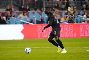 Ecuador no puede con una Canadá con 10 hombres y alarga su invicto, pero sigue sin brillar