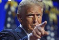 Trump impulsa autodeportación con incentivos económicos y vuelos gratuitos