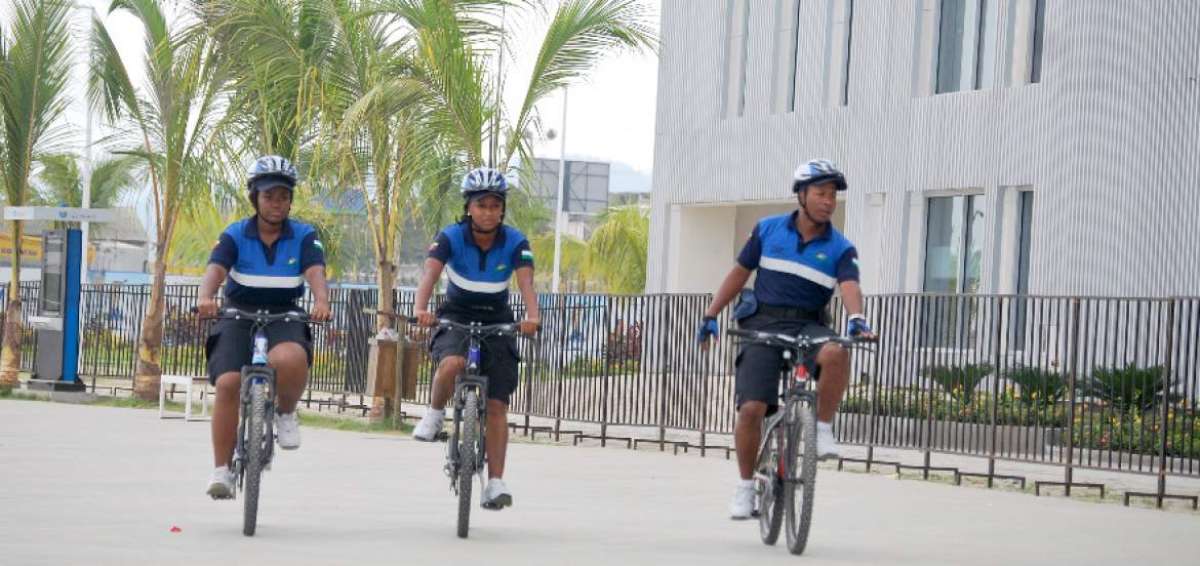 10 polic&iacute;as municipales vigilan centro tur&iacute;stico de Esmeraldas