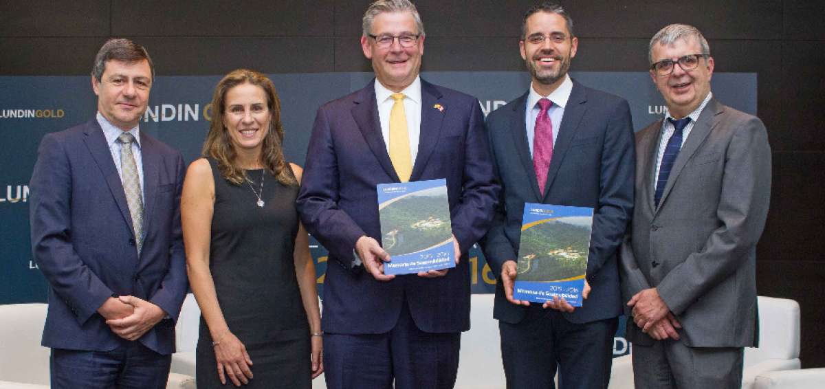 Alessandro Bitelli, vicepresidente ejecutivo; Sheila Colman, vicepresidenta legal; Ron Hochstein, presidente ejecutivo; Nathan Monash, vicepresidente de Sostenibilidad de Negocios; y David Dicaire, vicepresidente de proyecto.