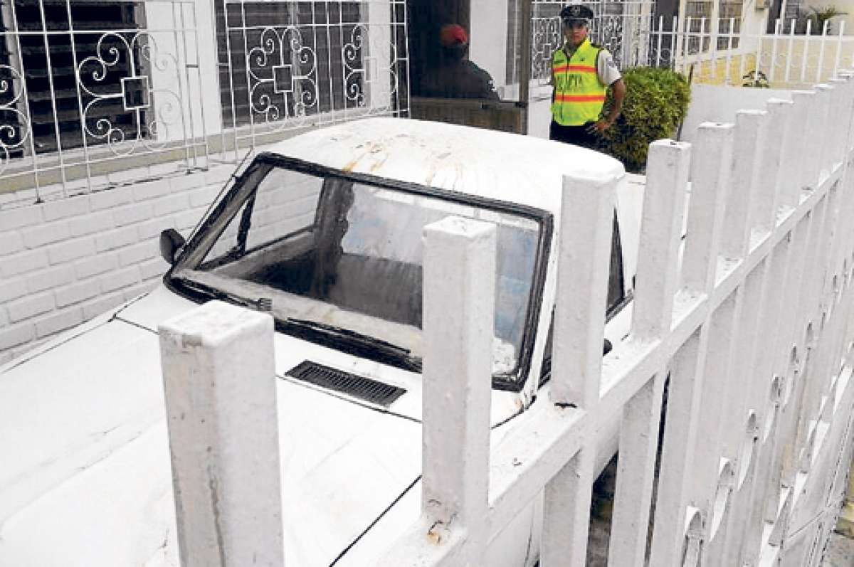 Atentado contra el carro de la madre de Fausto Valdiviezo  