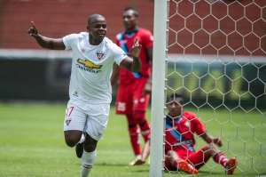 &lsquo;Albos&rsquo; vencen al puntero del campeonato