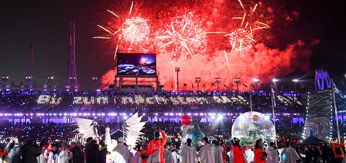 La ceremonia de clausura tuvo una mezcla de tecnolog&iacute;a y de la cultura asi&aacute;tica. El espect&aacute;culo, que cont&oacute; con la presencia de deportistas participantes y l&iacute;deres pol&iacute;ticos, se realiz&oacute; en el Estadio Ol&iacute;mpico. 
