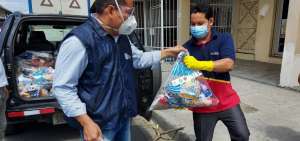 Brigadas 'Guayas Vive' entreg&oacute; 3.000 kits de alimentos en Socio Vivienda 1