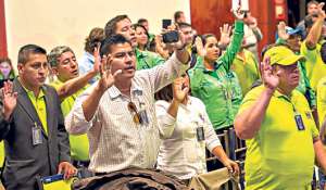 La posesi&oacute;n se realiz&oacute; en el centro de eventos Quitumbe, en la capital. Llegaron 1.500 personas provenientes de todas las provincias. Foto: Fernando Sandoval / El Tel&eacute;grafo.