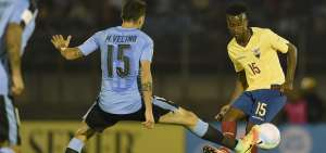 Jefferson Orejuela (15) fue amonestado ante Uruguay.