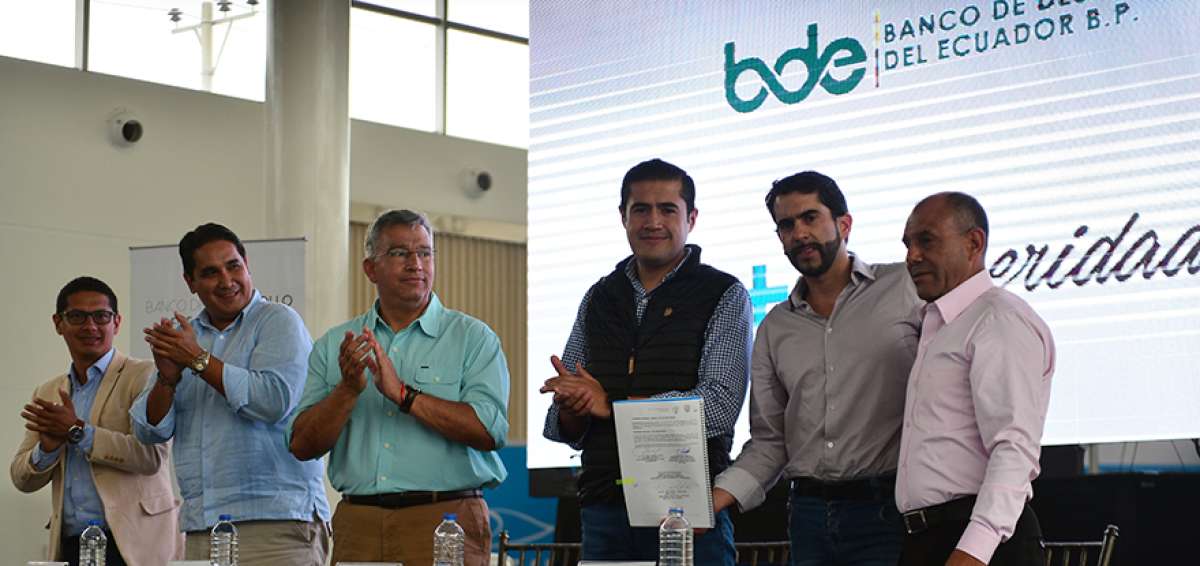 El Gobierno firm&oacute; 12 convenios de financiamiento, por $ 9&rsquo;061.432 para concretar proyectos en cuatro GAD locales y siete GAD parroquiales de ambas provincias.