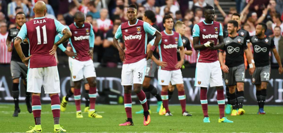 El West Ham ficha al sancionado Evra hasta final de temporada