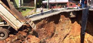 Los habitantes de Zaruma siguen preocupados por las lluvias que han reactivado el problema del socav&oacute;n.