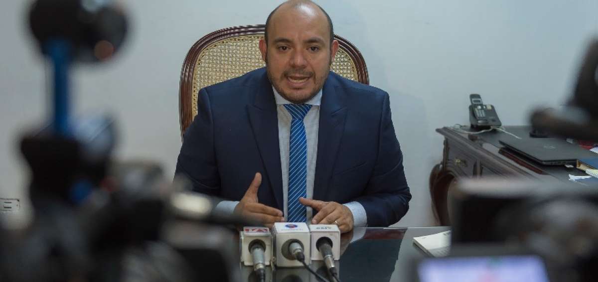 Fausto Holgu&iacute;n, secretario del CNE, explic&oacute; que el calendario electoral de la segunda vuelta se mantiene.