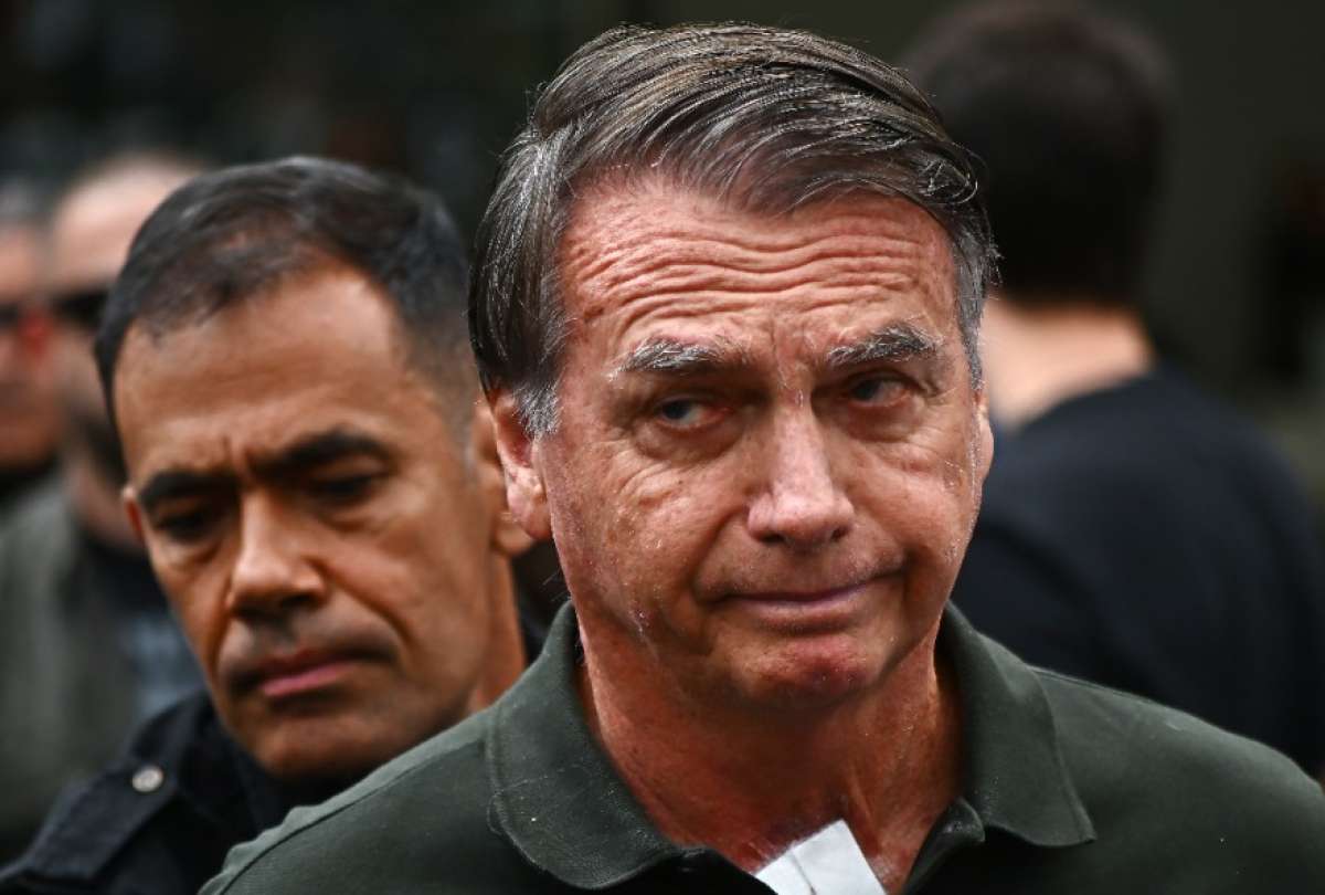 Jair Bolsonaro fue trasladado desde su lugar de reclusi&oacute;n a un hospital privado para una cirug&iacute;a programada.