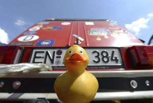 Muere el creador del clásico patito de goma hongkonés, en plena era de Labubu y Pop Mart